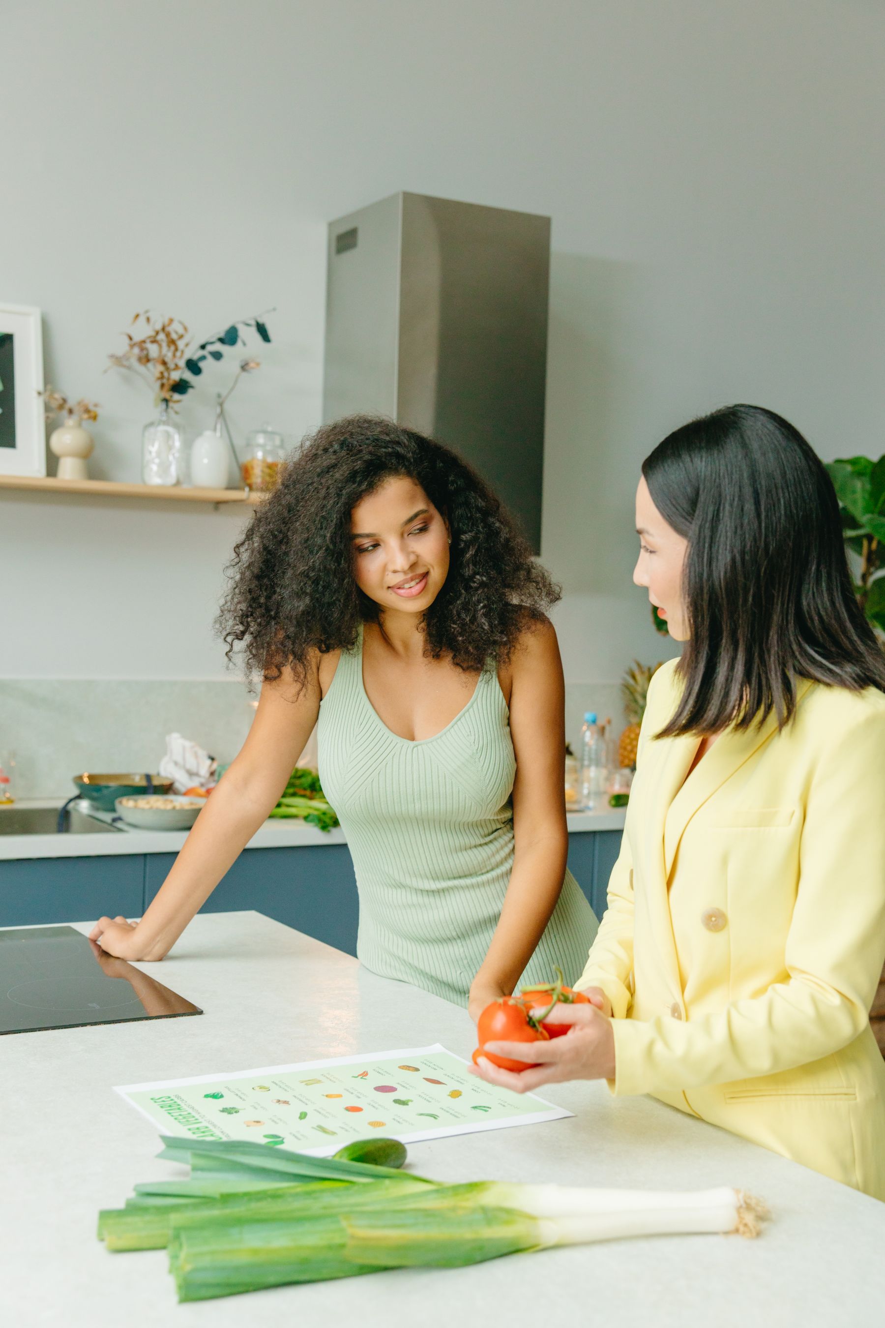 Nutritionist explaining healthy choices during a client consultation